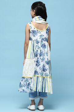 White & Blue Printed Cotton Tiered Kurta With Pants & Scarf image number 5