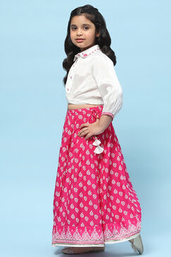 White Shirt Style Top Teamed With Pink Printed Lehenga  image number 3