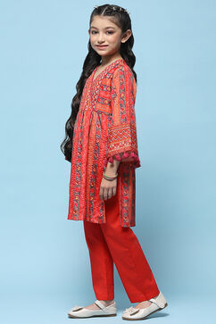 Red Printed Gathered Kurta With Red Solid Pant image number 3