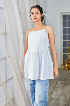 White Cotton Embroidered Gathered Top image number 4