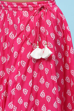 White Shirt Style Top Teamed With Pink Printed Lehenga  image number 2